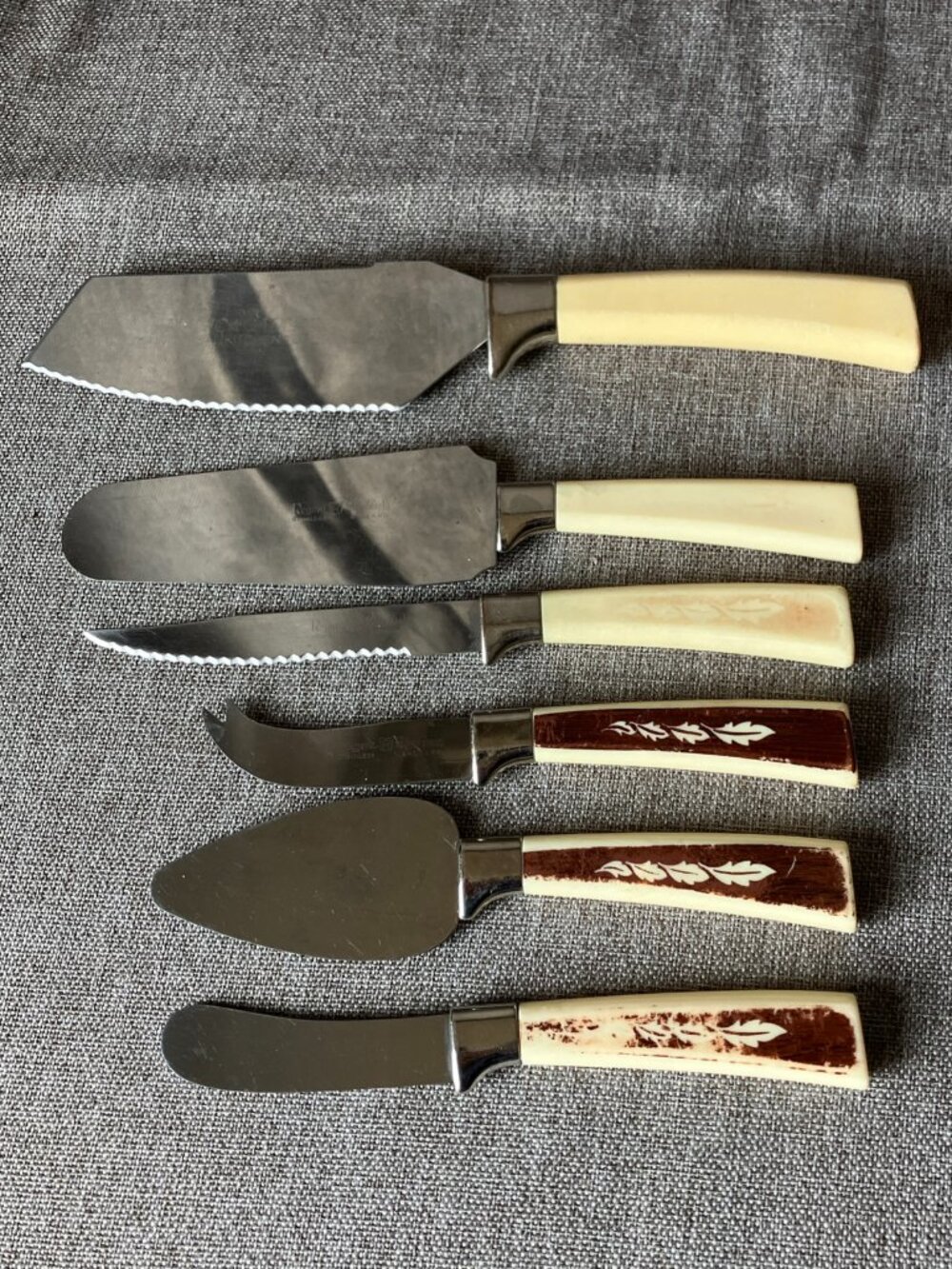 VTG 6pc Regent Sheffield Serving Set Bakelite Handles Cheese Spreaders etc MCM